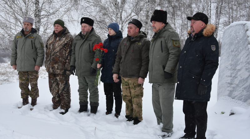 Вагайские казаки посетили Холм Ермака