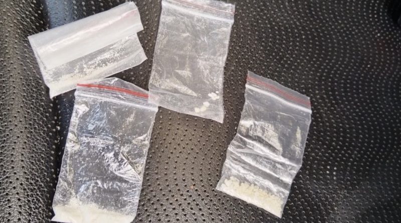 Инспекторы дорожно-патрульной службы задержали мужчину с наркотическим веществом