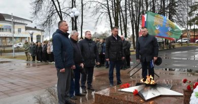 В парке Победы с.Вагай состоялся митинг, посвященный Дню участников ликвидации последствий радиационных аварий и катастроф.