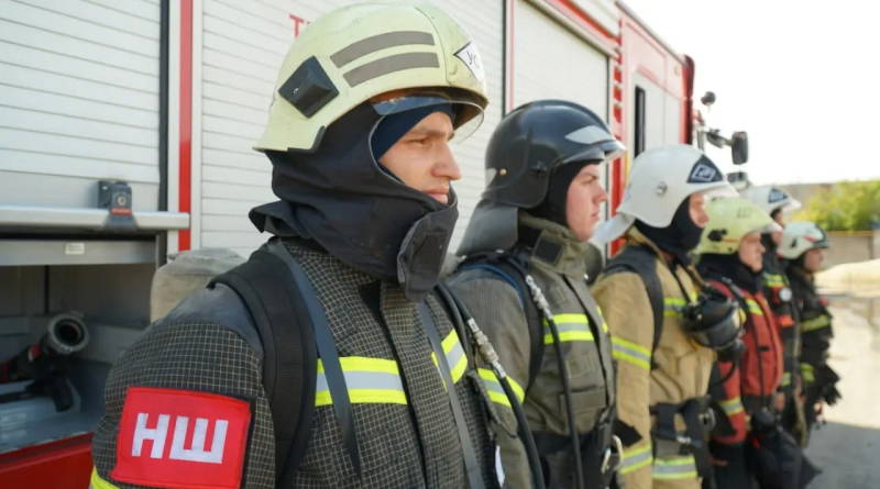 Действующих сотрудников пожарной охраны и ветеранов  поздравил губернатор Тюменской области