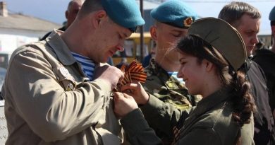 Куда можно крепить георгиевскую ленту и за что грозит штраф, разъяснили в Госдуме