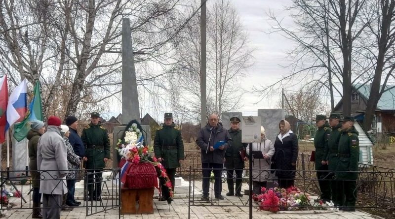 В с.Касьяново состоялся траурный митинг — прощание с младшим сержантом Скворцовым Павлом Дмитриевичем