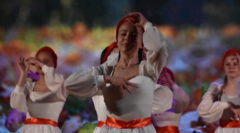 Выпускники танцевальных групп переступили новый рубеж