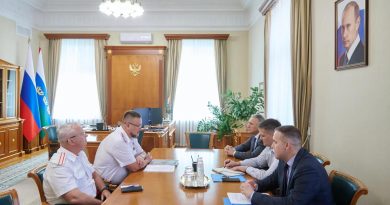 Александр Моор провёл рабочую встречу с атаманом Сибирского войскового казачьего общества Андреем Станиславовичем Тимошенко