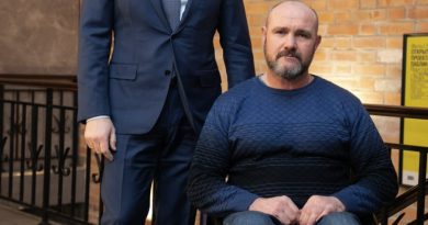 Александр Моор поздравил участника «Боевого кадрового резерва» Александра Владимировича Бортникова