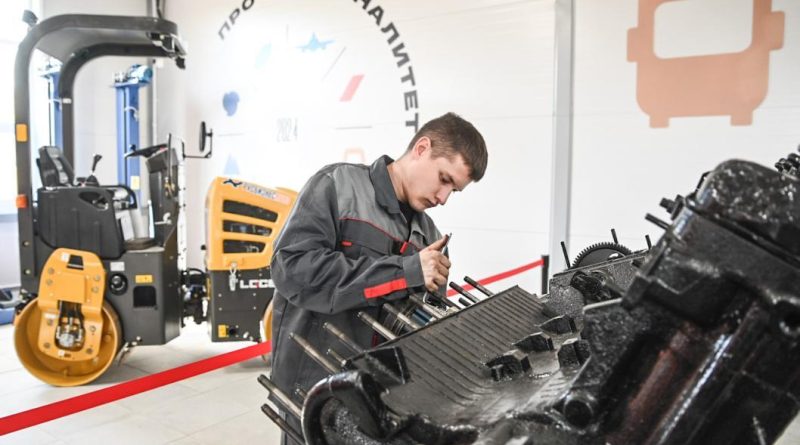 Свыше 1 млн заявлений от российских студентов было подано на программы «Профессионалитета» в 2025 году