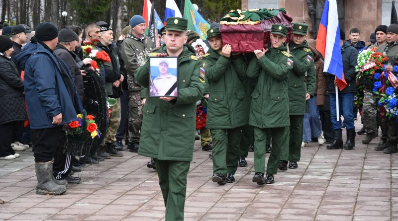 В с.Вагай состоялся траурный митинг — прощание с рядовым Акбердеевым Тимуром Ильгизаровичем