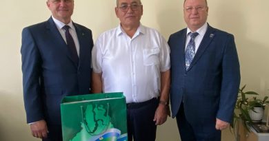 Глава Вагайского округа поздравил с юбилеем Мунира Кинчагулова