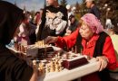 Александр Моор поздравил старшее поколение с осенним праздником